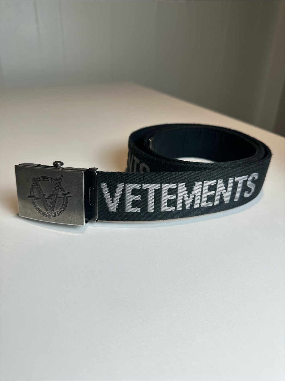 VETEMENTS FW/19 Anarchy Belt